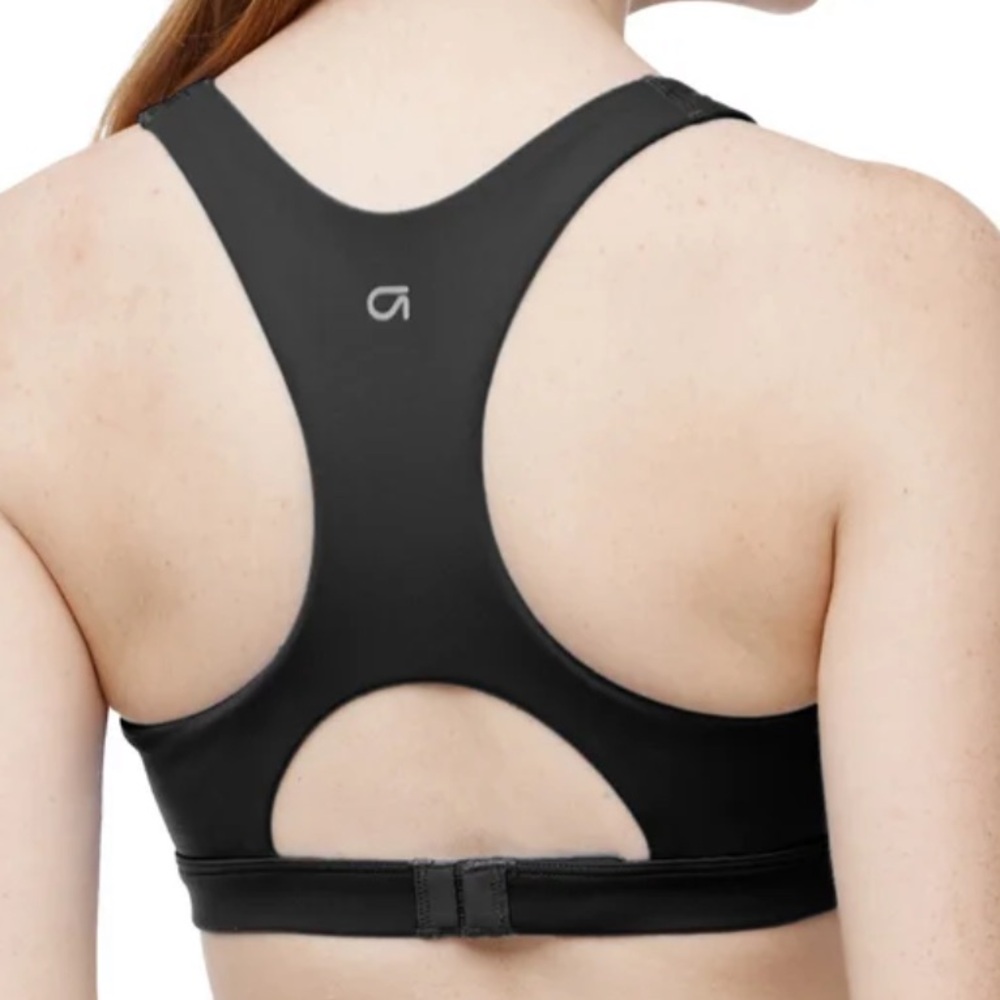 GAP Fit NWT Women's Black and White Sports Bra Set - Picture 5 of 6